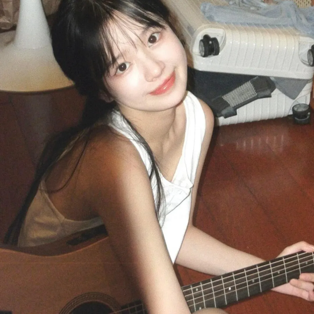 玄学大佬靠摆摊惊艳全球